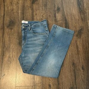 Boys light wash Levi’s 502 (husky 16)